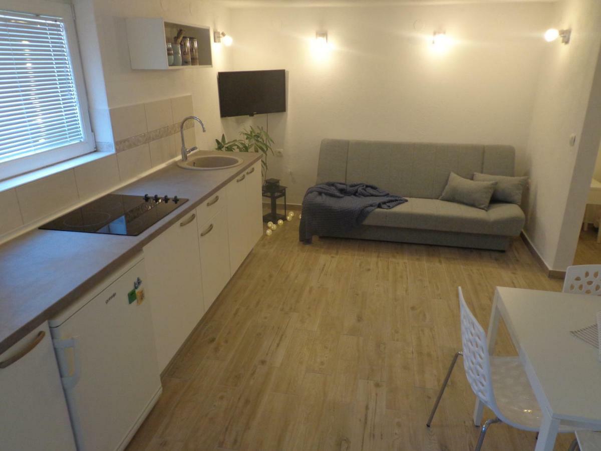 Apartment Ban 希贝尼克 外观 照片
